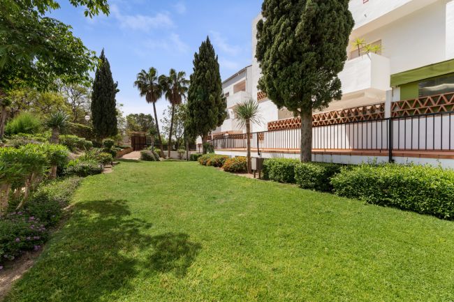 Leilighet med 2 soverom i nærheten av Torrequebrada Golf & Gåavstand til stranden