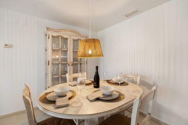 Leilighet med 2 soverom i nærheten av Torrequebrada Golf & Gåavstand til stranden