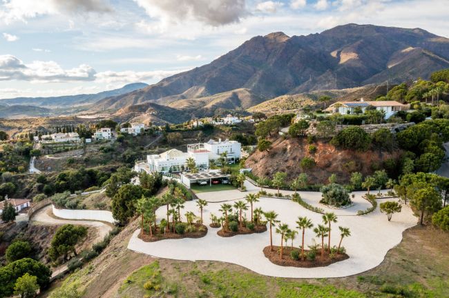 Villa til salgs i Altos de Estepona