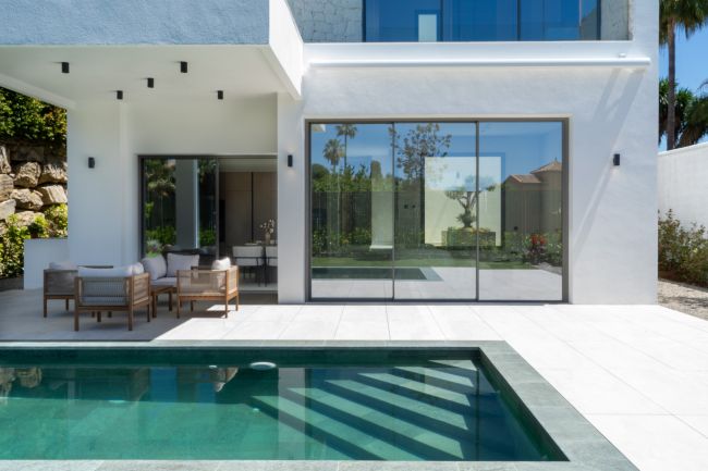 Brand New Villa in Estepona – Costa del Sol Leben in seiner besten