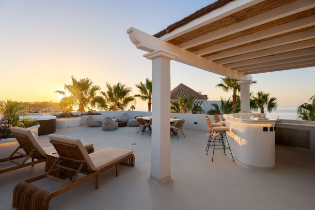 Exclusive Beachfront Penthouses – Experience Estepona at Its Finest – Stunning Penthouses with Panoramic Sea Views