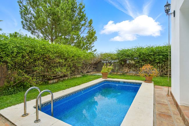 Beautiful, south west facing, two bedroom Villa located in the tranquil hills of the Sierra Blanca Country Club