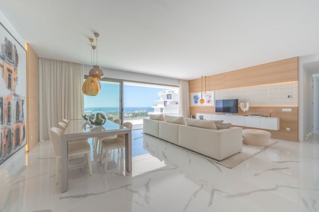 STUNNING CORNER MIDDLE FLOOR APARTMENT WITH PANORAMIC GOLF & SEA VIEWS