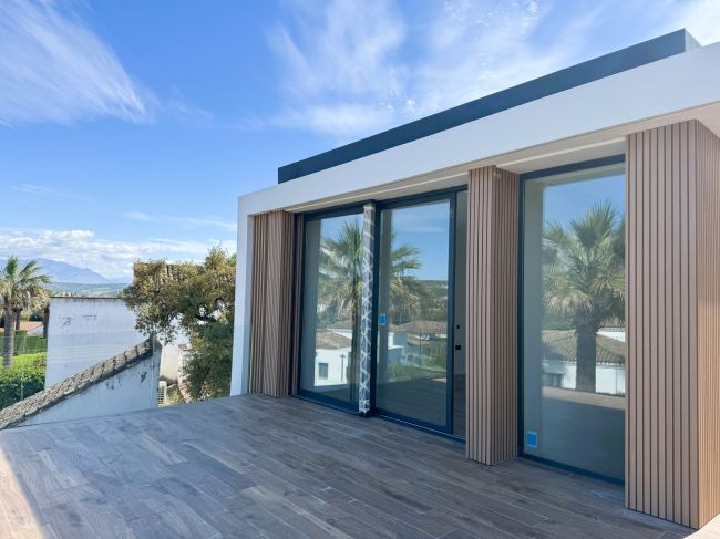 Brand New, Turn Key-Prestigious Unique Luxurious Villa in Sotogrande Costa