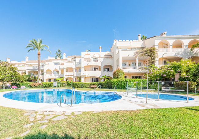 Markplanslägenhet till salu i El Paraiso, Estepona Öst
