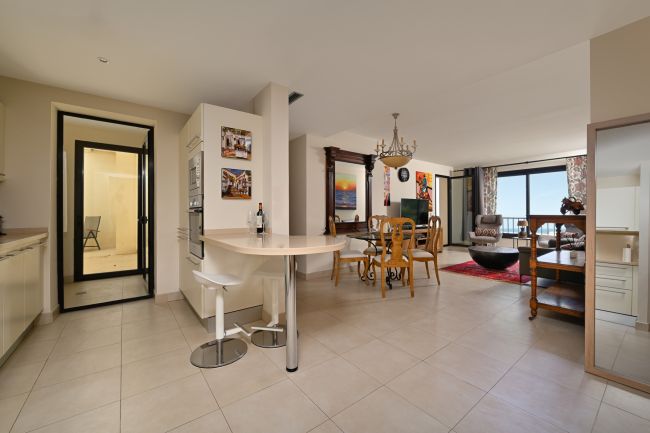 Fantastisk leilighet med panoramautsikt i Altos de Los Monteros