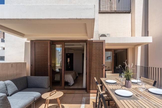 Luksus penthouse rett på stranden i Bahia de la Plata, Estepona