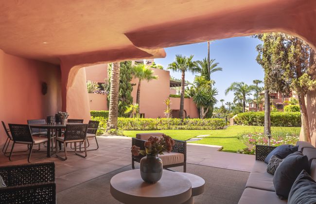 BEACHSIDE APARTMENT - ESTEPONA