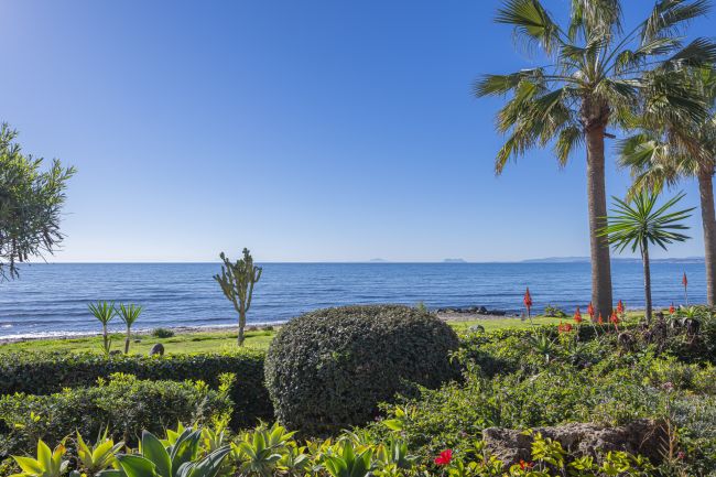 FØRSTE LINJE BEACH - GRUND FLOOR - SEA VIEW - ESTEPONA