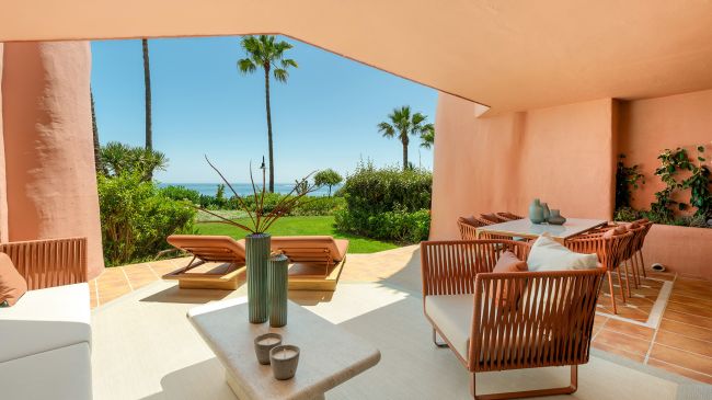 FØRSTE LINJE BEACH - GRUND FLOOR - SEA VIEW - ESTEPONA