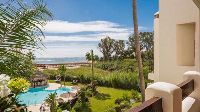 FRONT LINE BEACH - APARTMENT - ESTEPONA