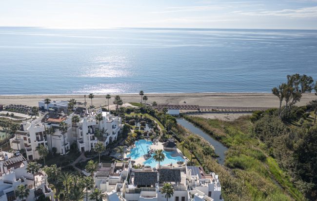 FÖRSTA LINE BEACH COMPLEX - APARTMENT - ESTEPONA