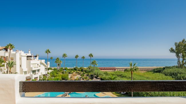 FØRSTE LINJE BEACH PENTHOUSE - SEA VIEW - ESTEPONA
