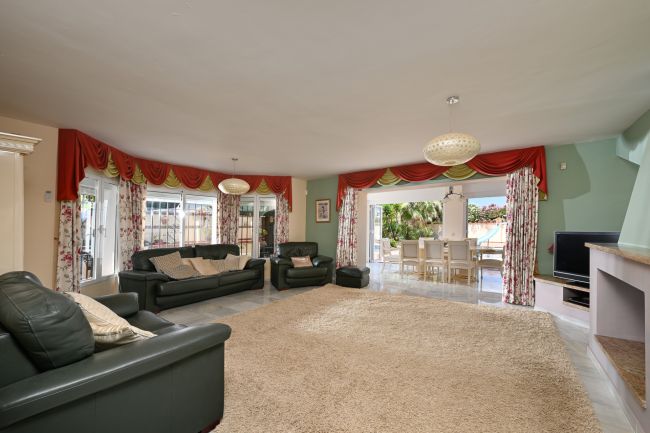 Villa til salgs i Calahonda, Mijas Costa