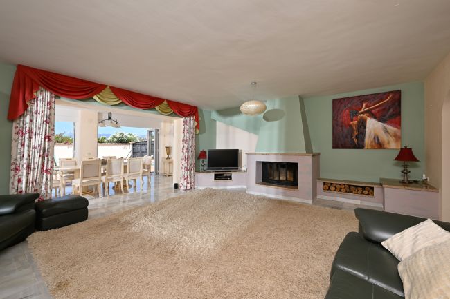 Villa til salgs i Calahonda, Mijas Costa