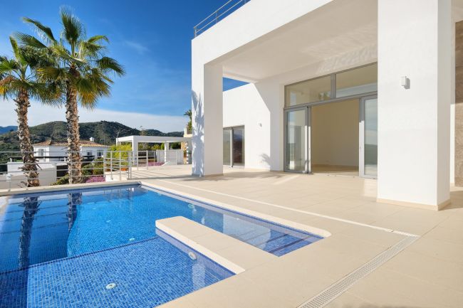 NEW VILLA TIL SAN PEDRO - BENAHAVIS