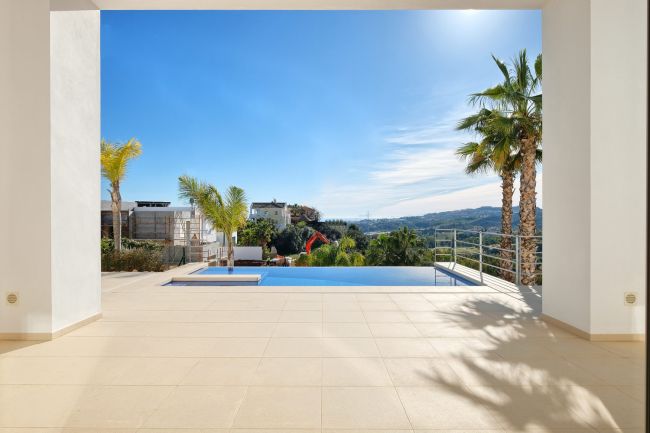 NEW VILLA TIL SAN PEDRO - BENAHAVIS