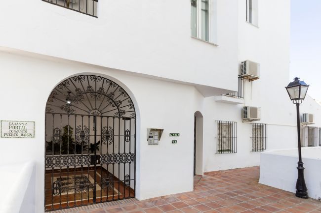 Luksuriøs leilighet med to soverom og utsikt over sjøen og marinaen i Puerto Banus, Marbella