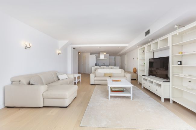 Luksuriøs leilighet med to soverom og utsikt over sjøen og marinaen i Puerto Banus, Marbella