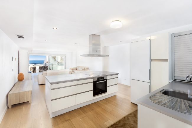 Luksuriøs leilighet med to soverom og utsikt over sjøen og marinaen i Puerto Banus, Marbella