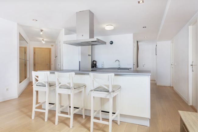 Luksuriøs leilighet med to soverom og utsikt over sjøen og marinaen i Puerto Banus, Marbella