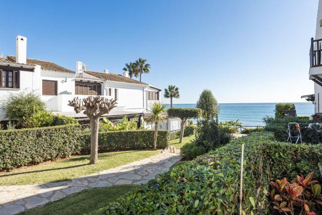 FØRSTE LINJE BEACH COMPLEX - TOWNHOUSE - ESTEPONA WEST