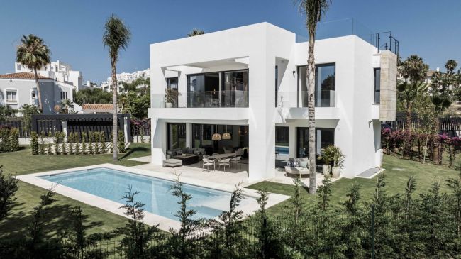 Luxury brand New Villa in El Campanario