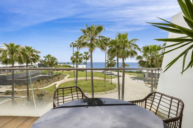 FRONT LINE BEACH APARTMENT - ESTEPONA