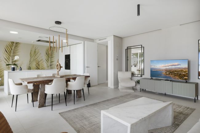 BEACH LEVERT - ESTEPONA