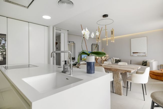 BEACH LEVERT - ESTEPONA