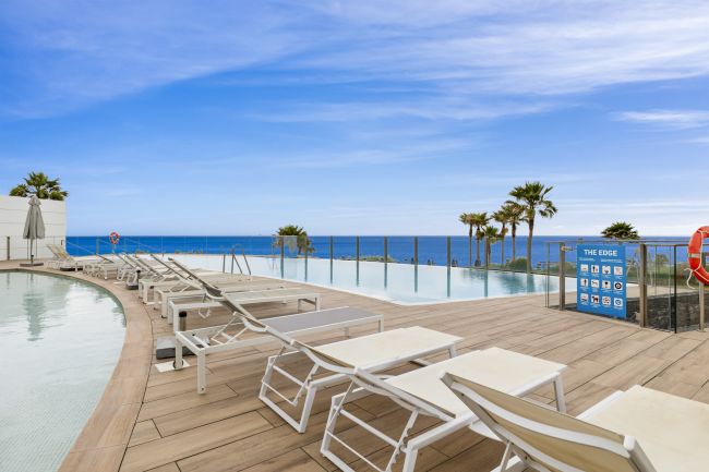 BEACH LEVERT - ESTEPONA