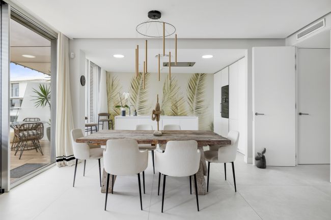 BEACH LEVERT - ESTEPONA