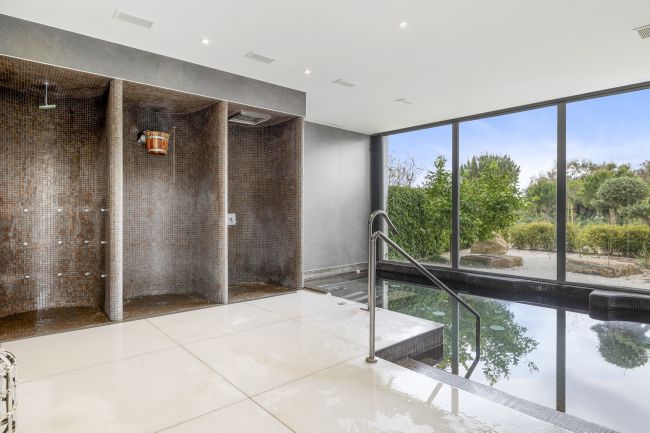 BEACH LEVERT - ESTEPONA