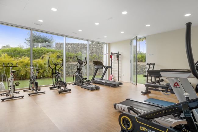 BEACH LEVERT - ESTEPONA