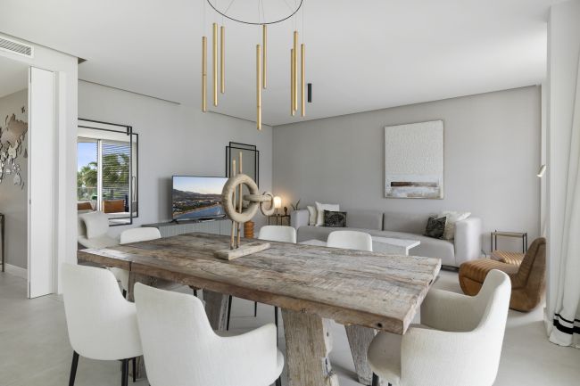 BEACH LEVERT - ESTEPONA