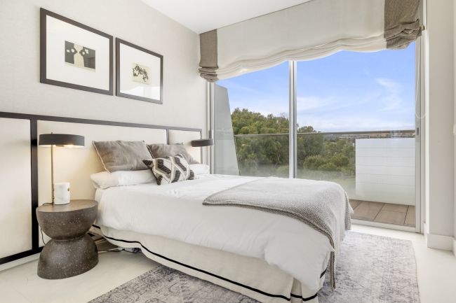 BEACH LEVERT - ESTEPONA