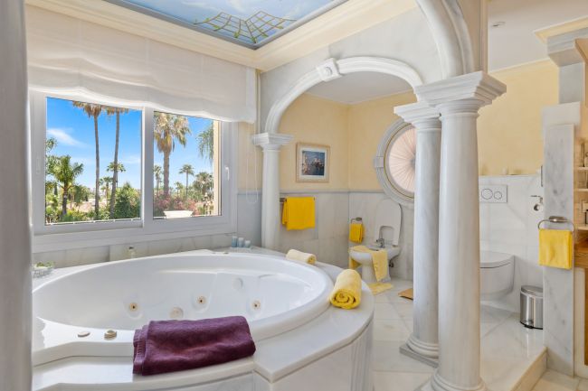 VILLA I URB. LA CERQUILLA, NUEVA ANDALUCIA, MARBELLA