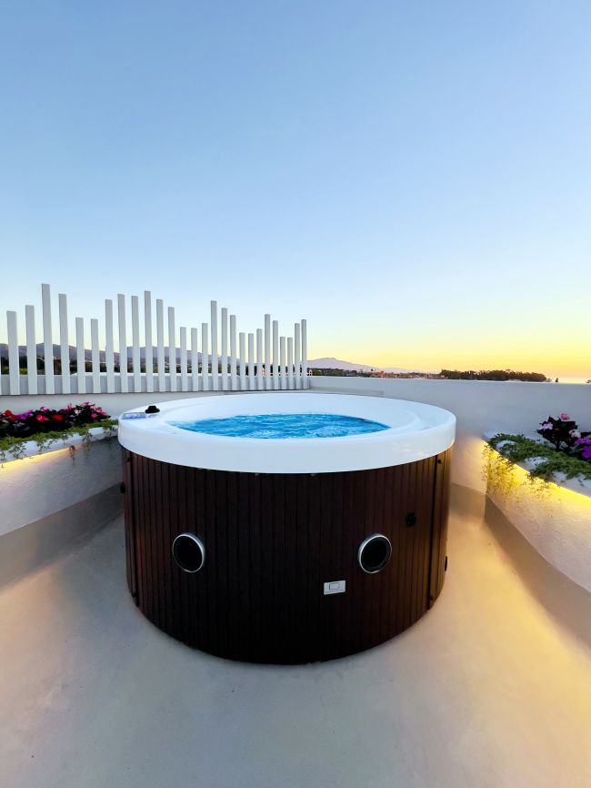 7 eksklusive toppleiligheter ved stranden – Opplev Estepona på sitt beste – Fantastiske toppleiligheter med panoramautsikt over havet