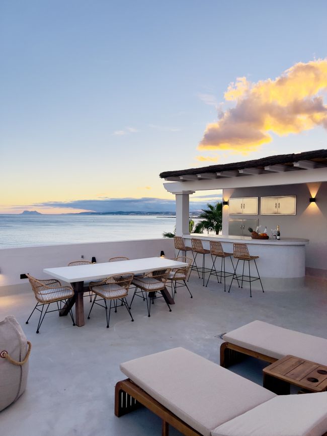 7 eksklusive toppleiligheter ved stranden – Opplev Estepona på sitt beste – Fantastiske toppleiligheter med panoramautsikt over havet