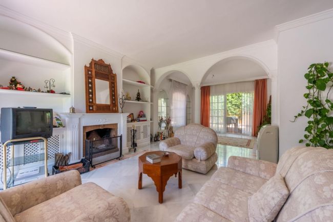 VILLA I CENTRE AV MARBELLA - 8 BEDROOMS