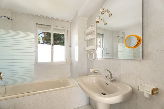 Lys og moderne leilighet med vakker utsikt i Riviera del Sol, Mijas Costa