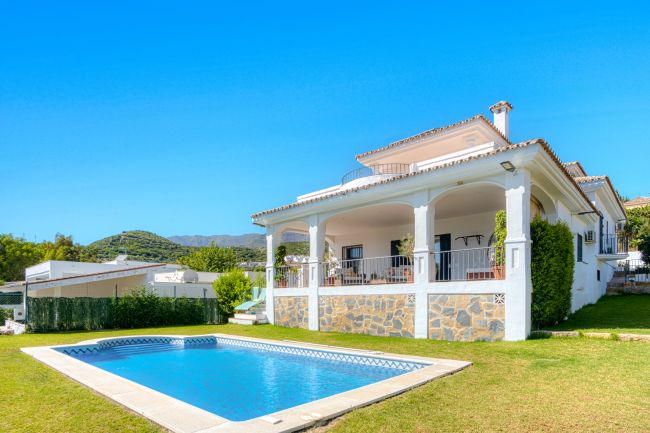 Beautiful five bedroom, Southwest-Facing Villa with Golf Views in Valle Romano (Estepona)