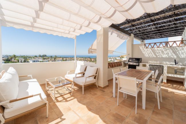 Duplex Penthouse for sale in La Resina Golf, Estepona East