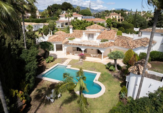 Villa zu verkaufen in El Paraiso, Estepona Ost