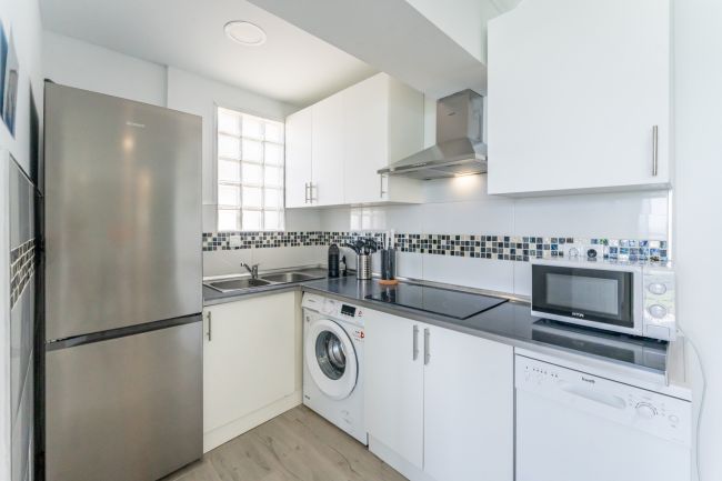 Eksklusiv Leilighet på Bakkeplan med 7 Soverom ved Strandlinjen i Benalmadena Costa