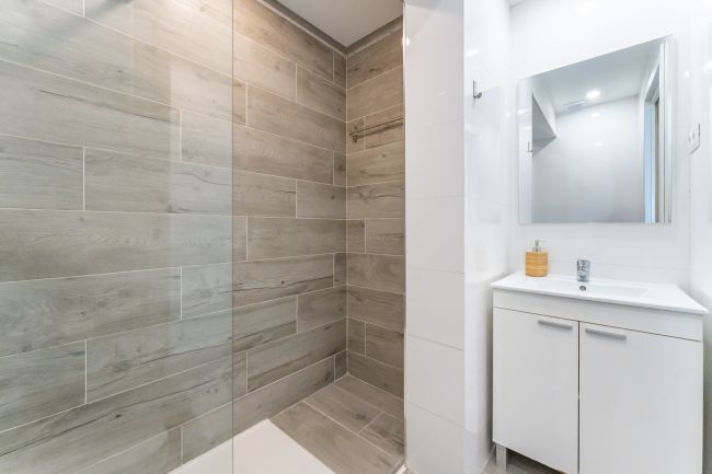 Eksklusiv Leilighet på Bakkeplan med 7 Soverom ved Strandlinjen i Benalmadena Costa