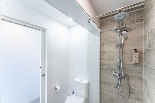 Eksklusiv Leilighet på Bakkeplan med 7 Soverom ved Strandlinjen i Benalmadena Costa