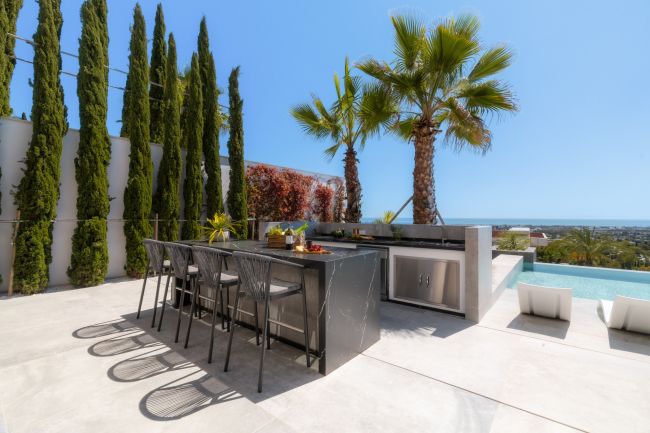 LUXURY VILLA I GJENNOM HERROJO ALTO - LA QUINTA - BENAHAVIS