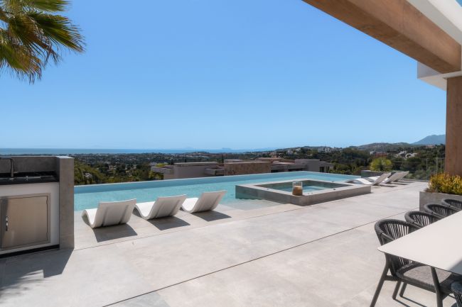 LUXURY VILLA I GJENNOM HERROJO ALTO - LA QUINTA - BENAHAVIS