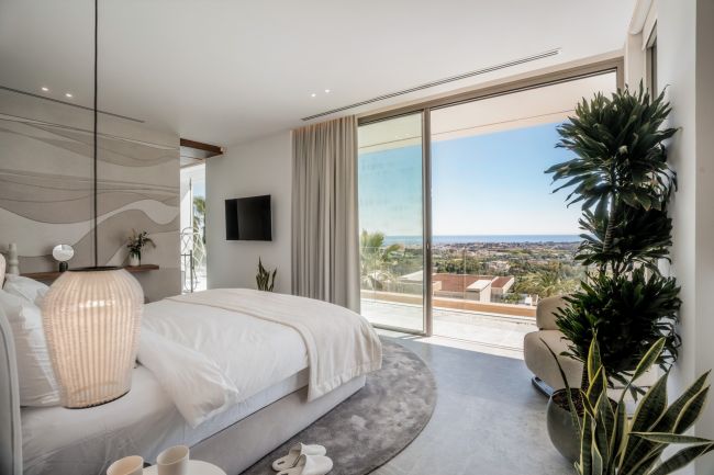 LUXURY VILLA I GJENNOM HERROJO ALTO - LA QUINTA - BENAHAVIS